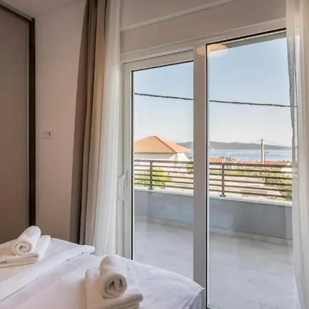 Modern Three Bedroom With Pool