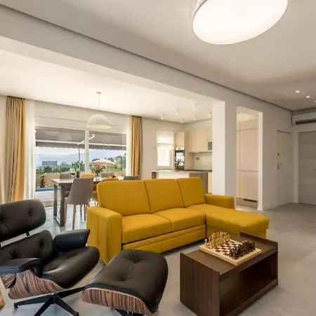 Modern Three Bedroom With Pool Villa Kaštela